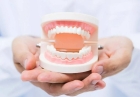 Трещина зубного протеза